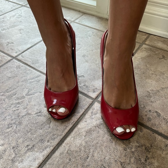 BEAUTIFUL MANOLO BLAHNIK RED PATTEN LEATHER High Heel Open Toe & sling back shoe - Picture 9 of 16